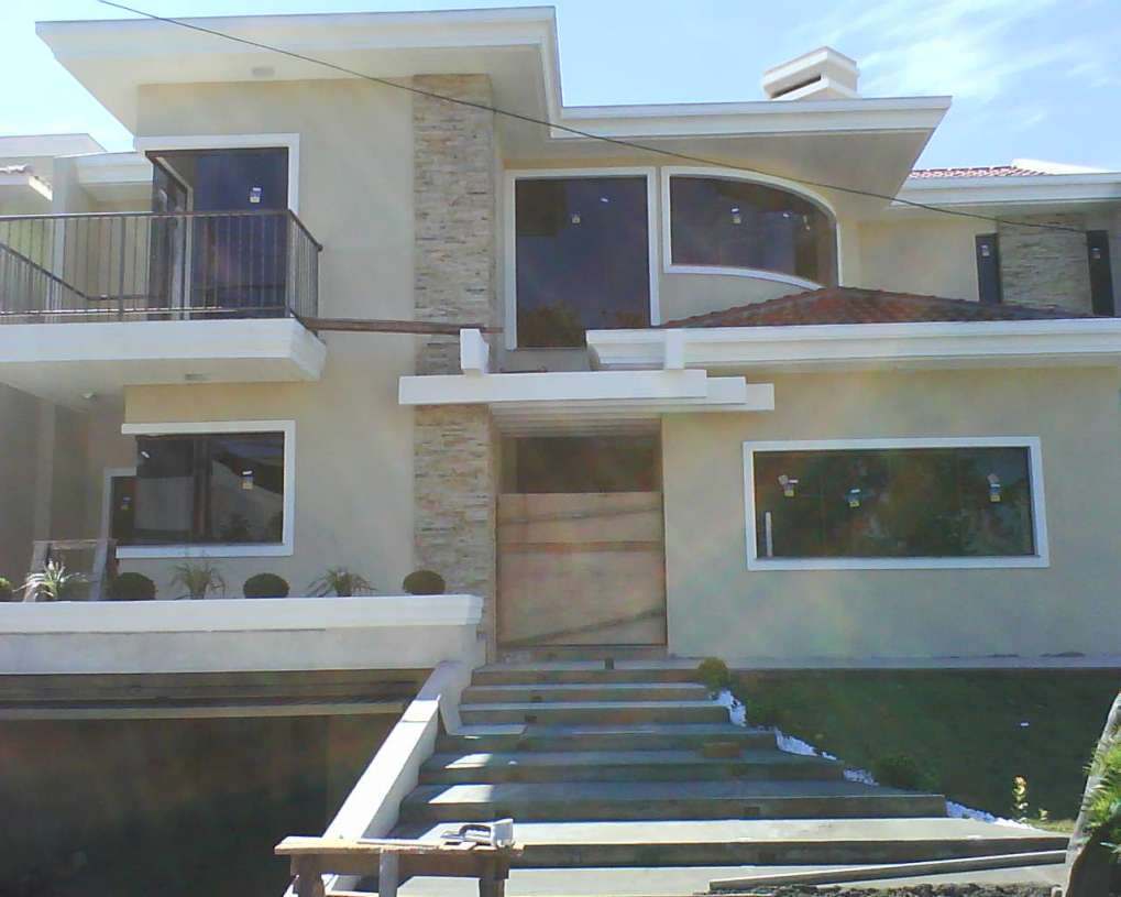 Casa em condom&iacute;nio